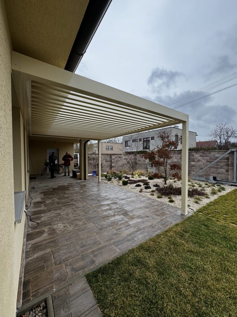 Bioklimatická pergola v individuálnej farbe